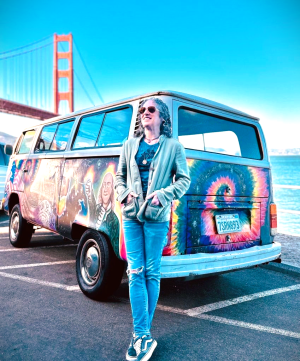 737jpn8h San Francisco Love Bus with Guide Kristina at Golden Gate Bridge
